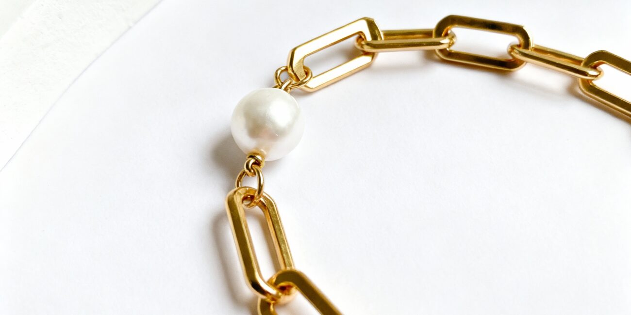 Women’s Pearl Bracelets
